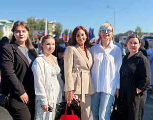 Коллектив Окружного Дома народного творчества принял участие в праздничном митинг-концерте «Под флагом моей страны»